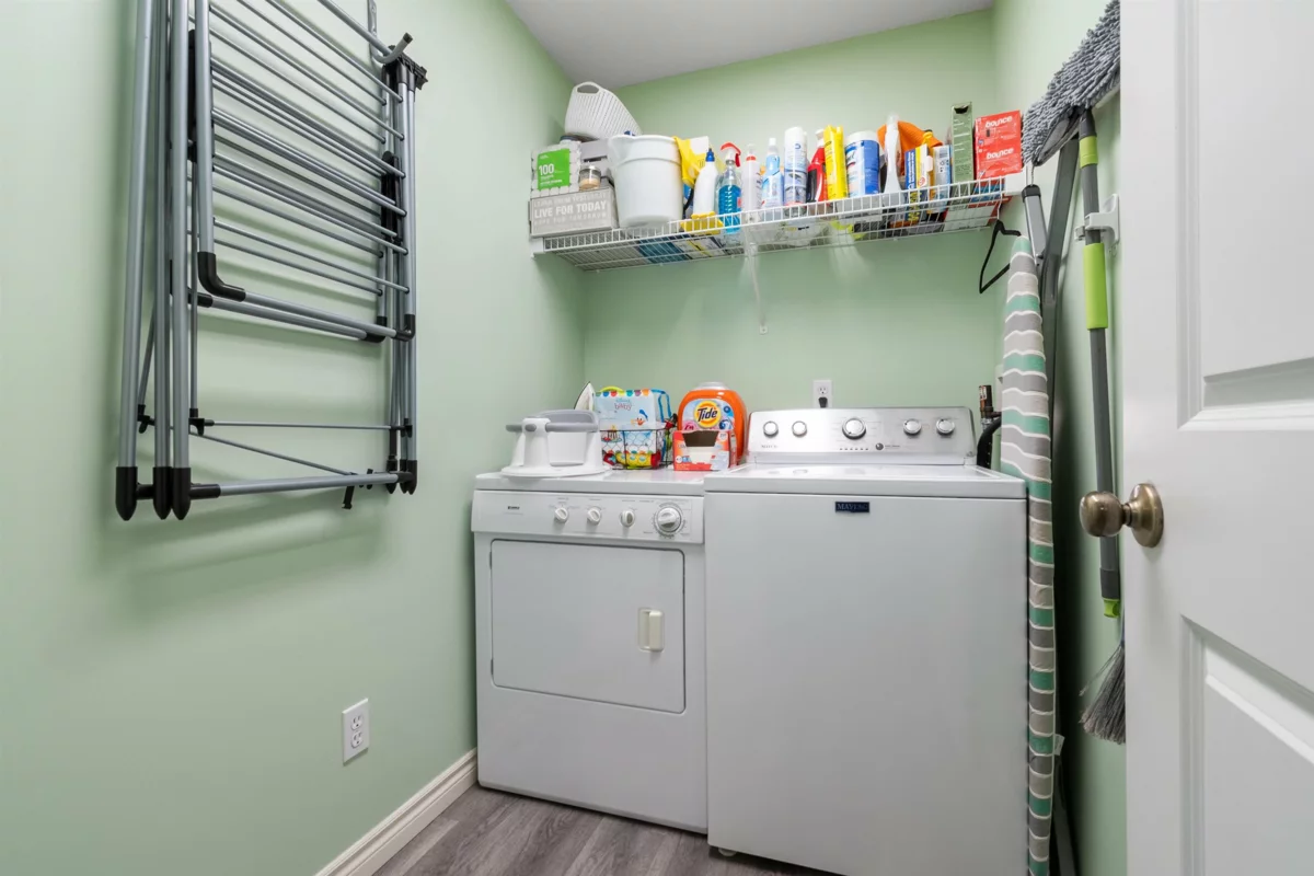 Hallway Photo of 129 46360 Valleyview Road, Chilliwack, BC