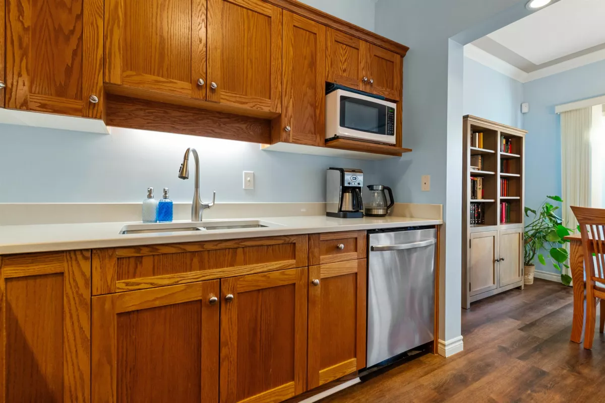 Kitchen Island Photo of 129 46360 Valleyview Road, Chilliwack, BC
