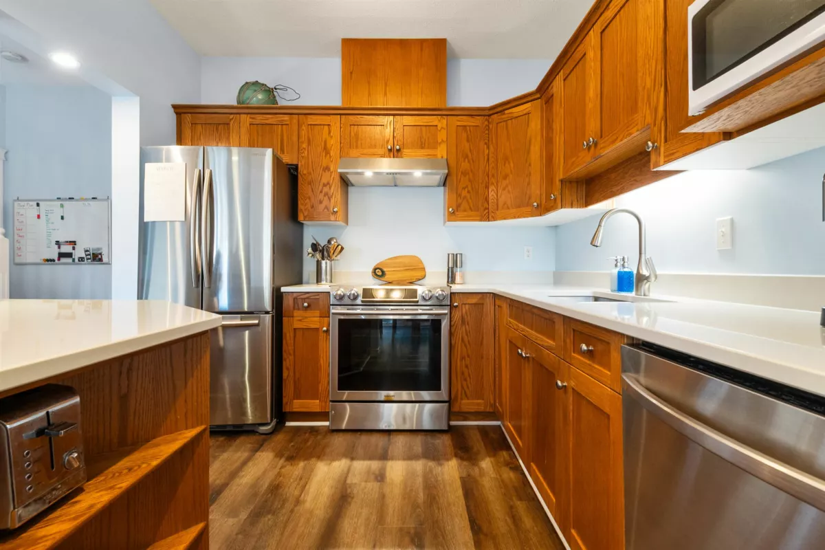 Primary Bedroom Photo of 129 46360 Valleyview Road, Chilliwack, BC