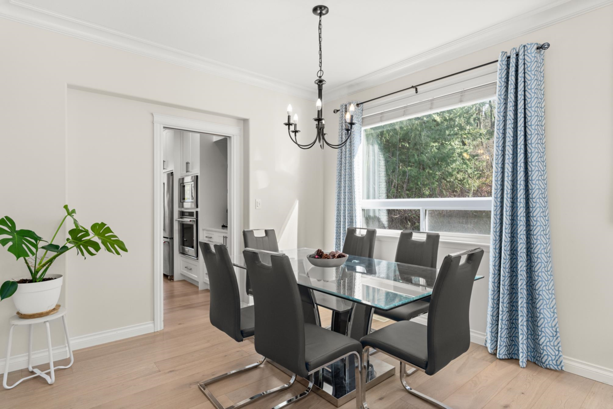 Kitchen Island Photo of 36395 Westminster Drive, Abbotsford, BC