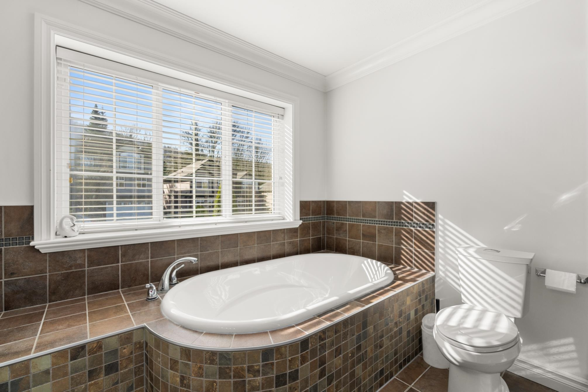 Laundry Room Photo of 36395 Westminster Drive, Abbotsford, BC