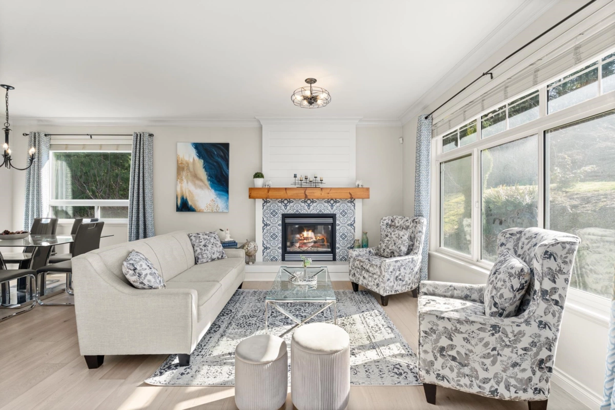 Living Room Photo of 36395 Westminster Drive, Abbotsford, BC