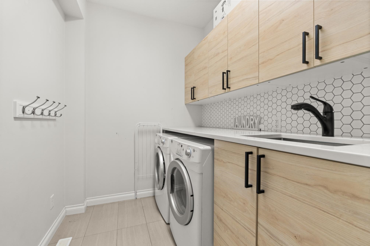 Powder Room Photo of 36395 Westminster Drive, Abbotsford, BC