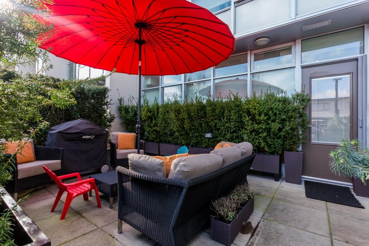 Entry Foyer Photo of 1635 Eastern Avenue, North Vancouver, BC
