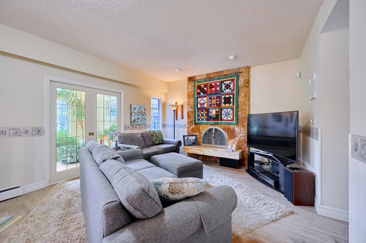 Breakfast Nook Photo of 4228 Craigflower Drive, Richmond, BC