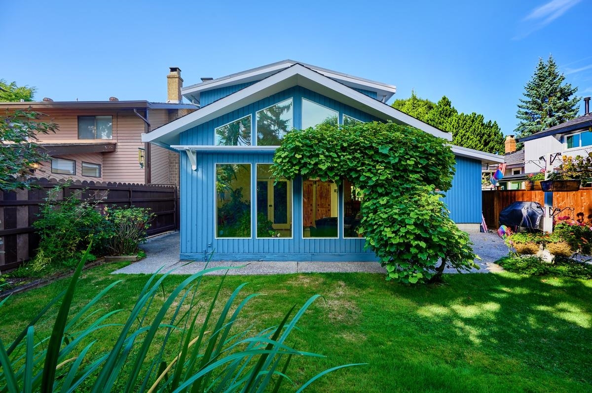 Staircase Photo of 4228 Craigflower Drive, Richmond, BC
