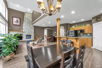 Breakfast Nook Photo of 10328 243a Street, Maple Ridge, BC
