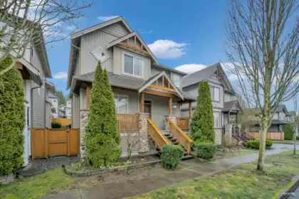 Front Yard Photo of 10328 243a Street, Maple Ridge, BC