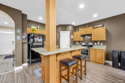 Kitchen Island Photo of 10328 243a Street, Maple Ridge, BC