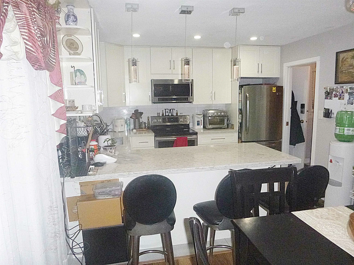 Dining Area Photo of 11171 Steveston Highway, Richmond, BC