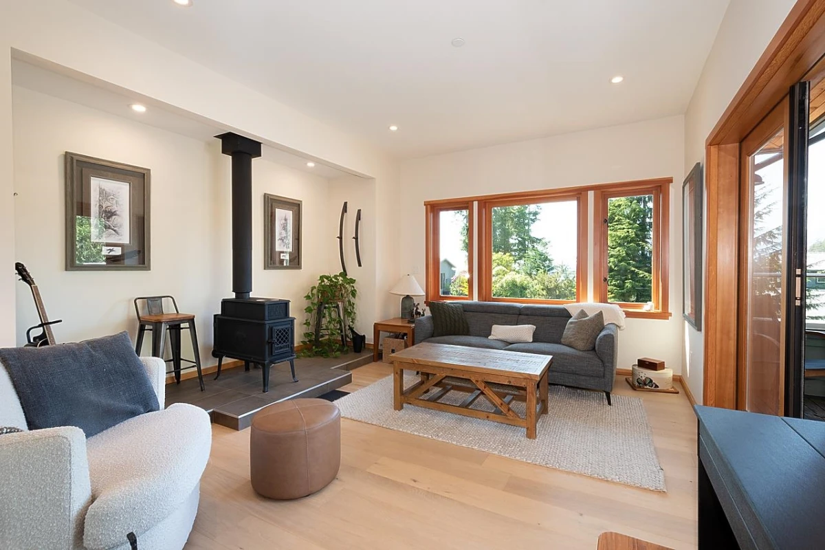 Dining Area Photo of 1655 Evergreen Lane, Bowen Island, BC