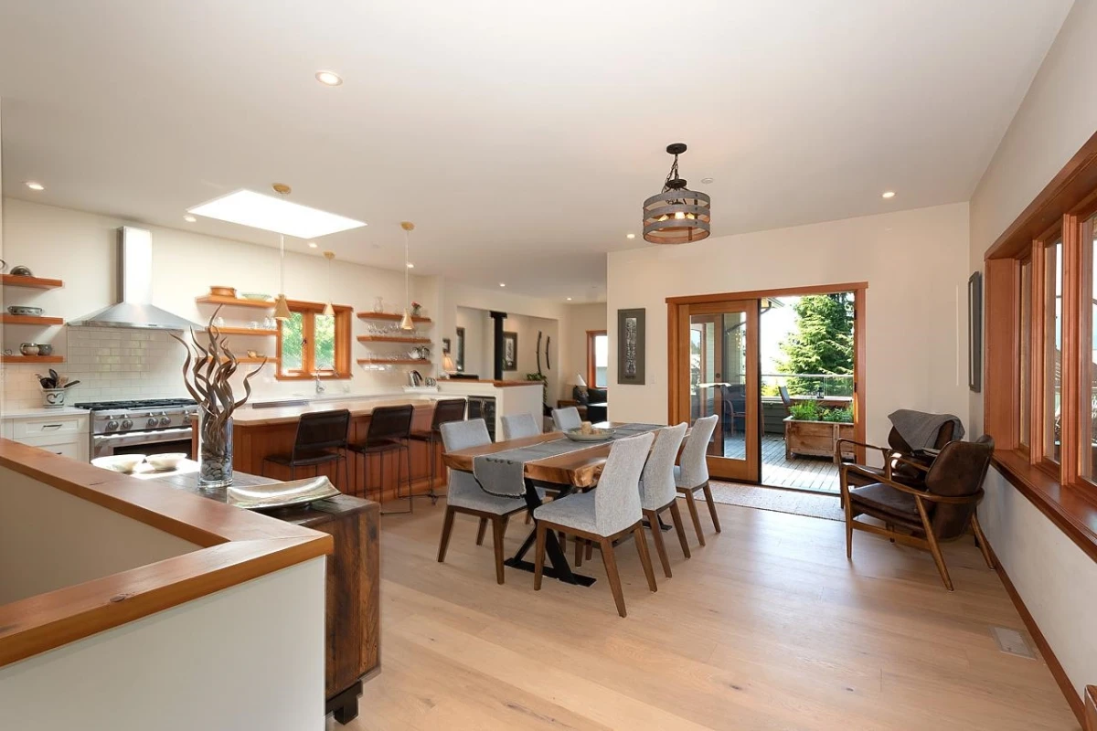 Living Room Photo of 1655 Evergreen Lane, Bowen Island, BC