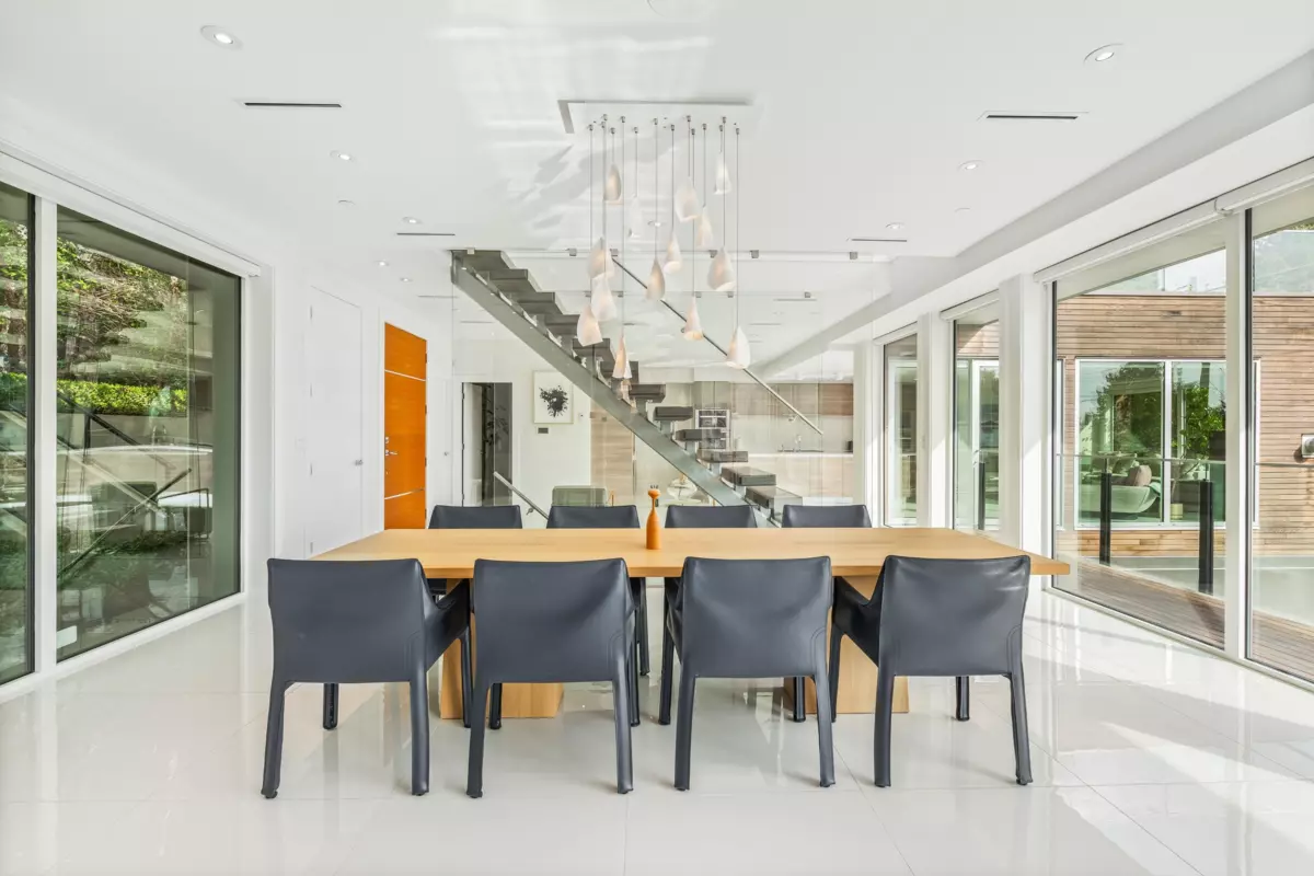 Dining Area Photo of 1360 Queens Avenue, West Vancouver, BC