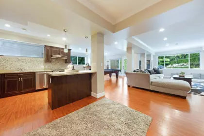 Hallway Photo of 17038 Greenway Drive, Surrey, BC