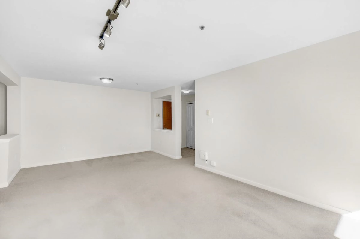 Family Room Photo of 5204 5111 Garden City Road, Richmond, BC