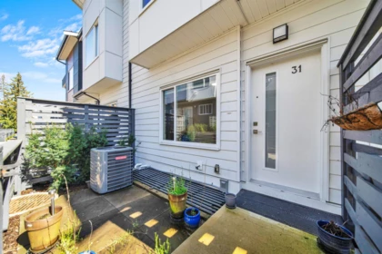 Kitchen Photo of 31 9652 162a Street, Surrey, BC