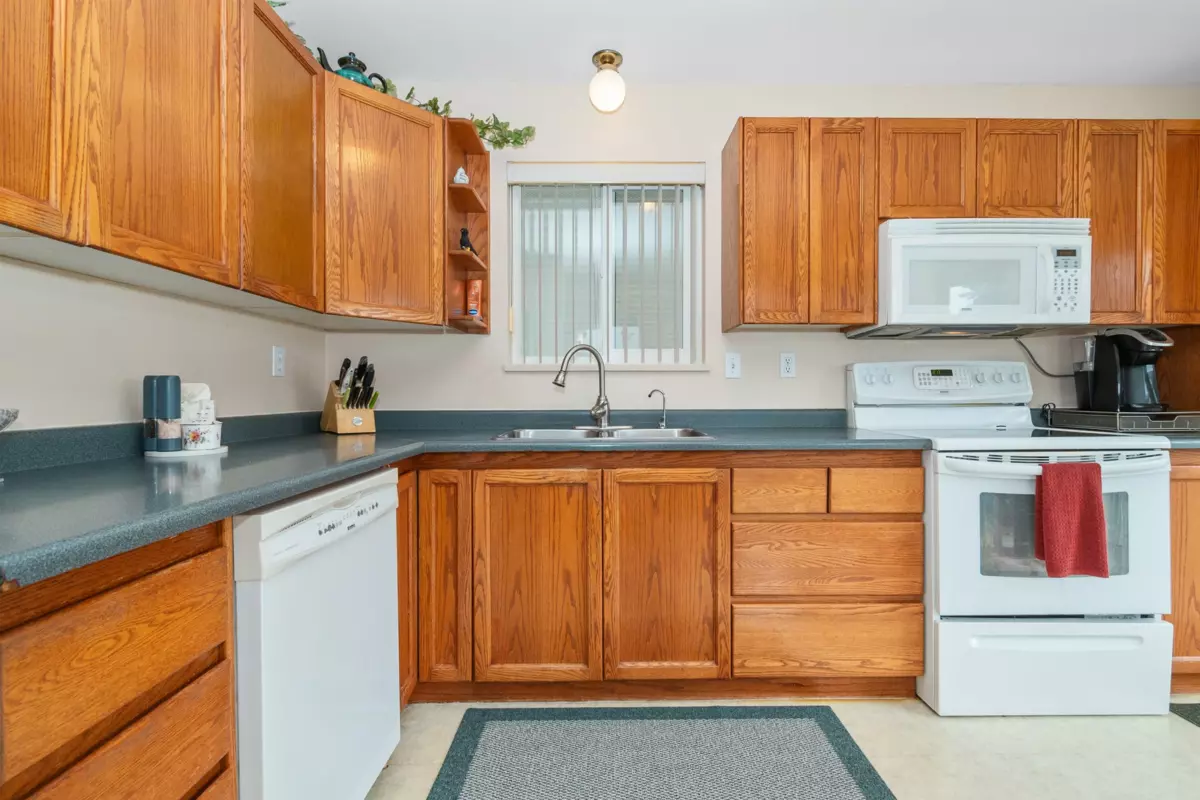 Dining Area Photo of 49 7610 Evans Road, Chilliwack, BC