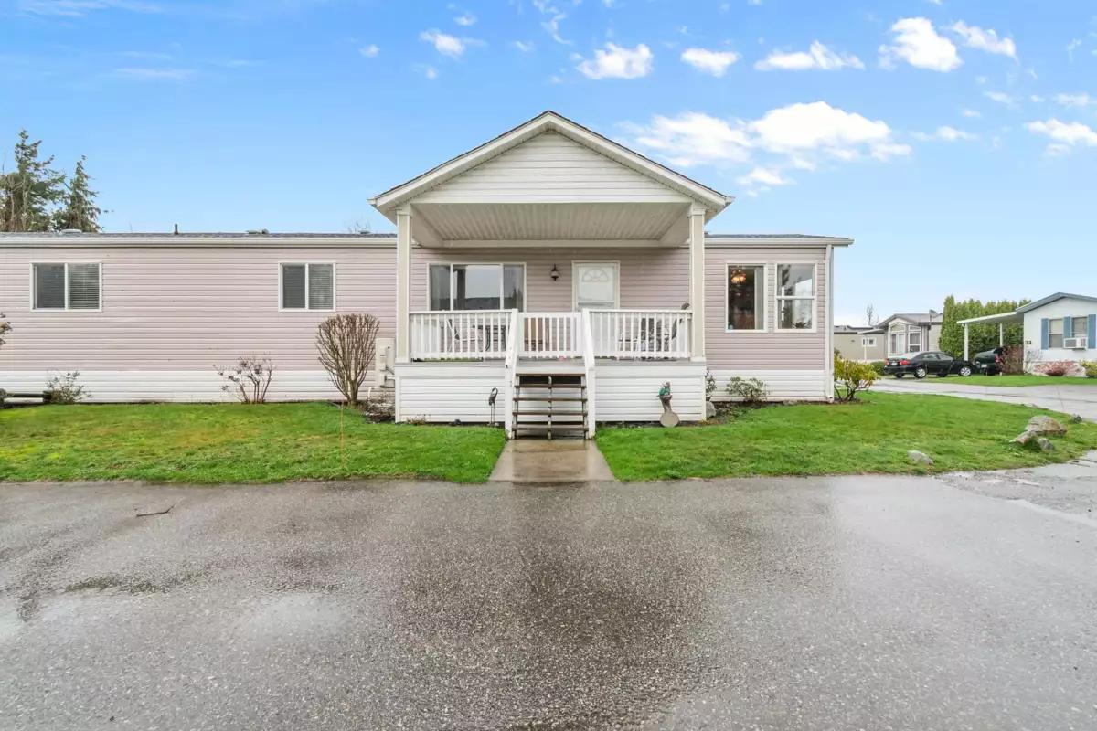 Living Room Photo of 49 7610 Evans Road, Chilliwack, BC