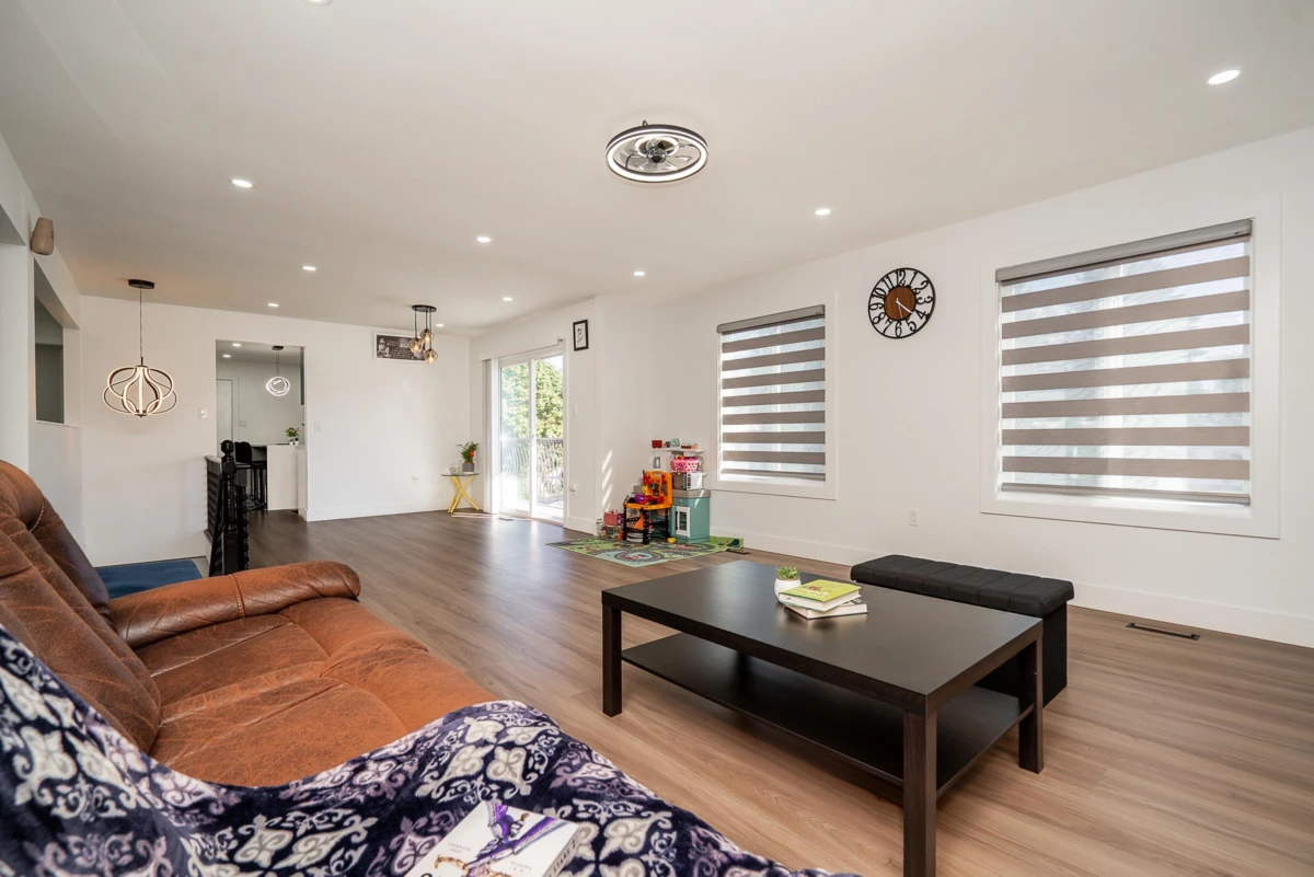 Dining Area Photo of 17233 60 Avenue, Surrey, BC