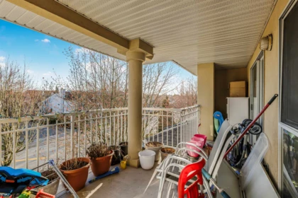Hallway Photo of 406 13727 74 Avenue, Surrey, BC