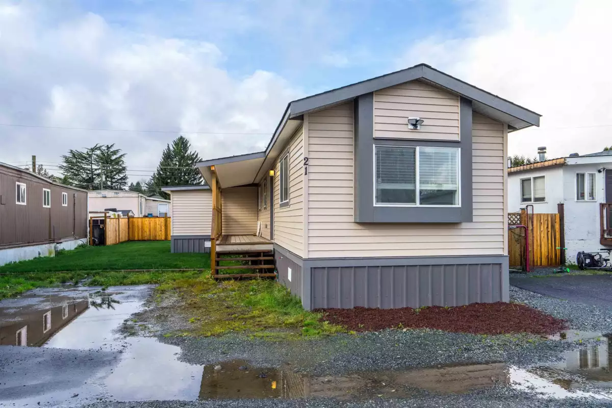Living Room Photo of 21 26892 Fraser Highway, Langley, BC