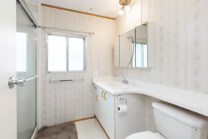 Guest Bathroom Photo of 2058 Cumbria Drive, Surrey, BC