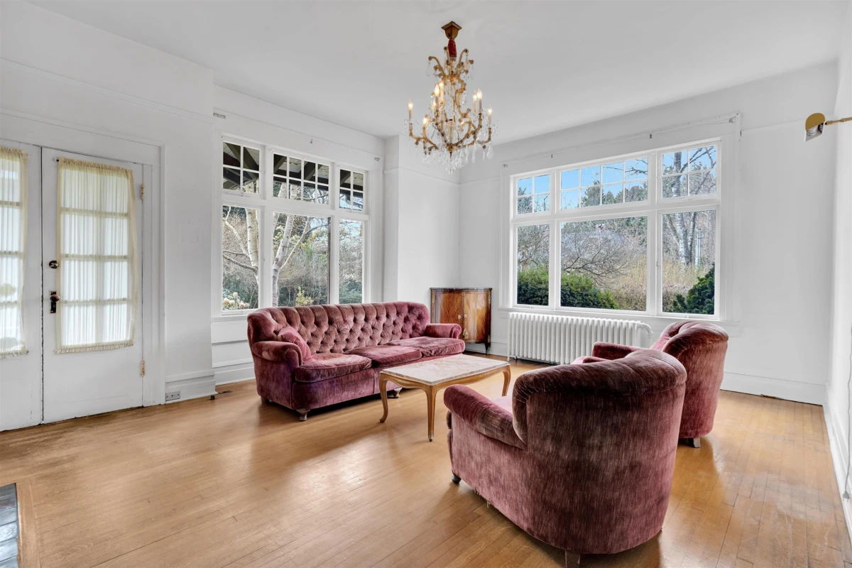 Living Room Photo of 3924 Pine Crescent, Vancouver, BC