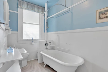 Powder Room Photo of 3924 Pine Crescent, Vancouver, BC