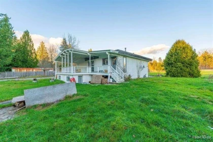Kitchen Island Photo of 12753 256 Street, Maple Ridge, BC