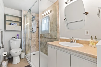 Powder Room Photo of 17791 20 Avenue, Surrey, BC