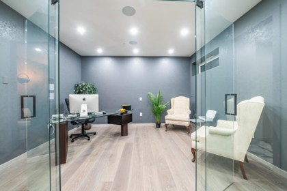 Hallway Photo of 592 Craigmohr Drive, West Vancouver, BC