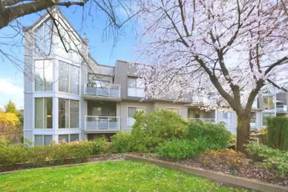 Hot Tub / Spa Photo of 206 68 Richmond Street, New Westminster, BC