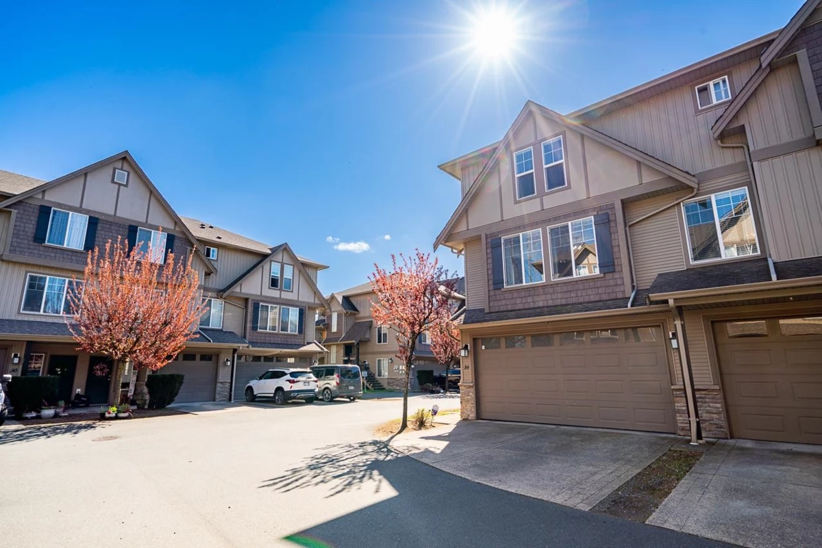 Living Room Photo of 16 46321 Cessna Drive, Chilliwack, BC