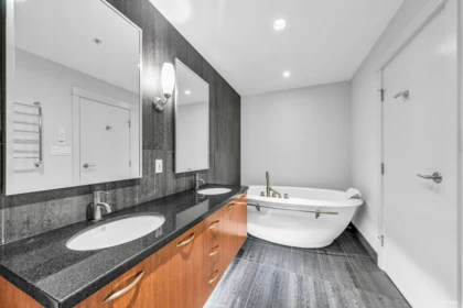 Mudroom Photo of 1102 3355 Cypress Place, West Vancouver, BC