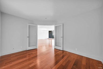 Walk-In Closet Photo of 1102 3355 Cypress Place, West Vancouver, BC