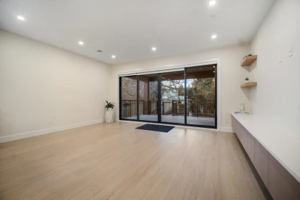 Primary Bedroom Photo of 14204 North Bluff Road, White Rock, BC