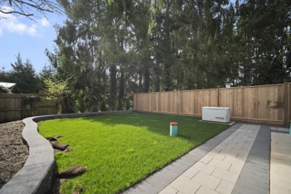 Swimming Pool Photo of 14204 North Bluff Road, White Rock, BC