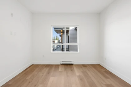 Walk-In Closet Photo of 417 20286 72b Avenue, Langley, BC
