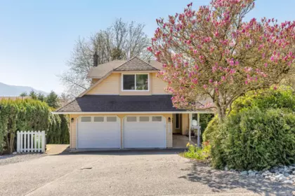 35220 Mccorkell Drive, Abbotsford, BC, Abbotsford — Single Family Residence for sale