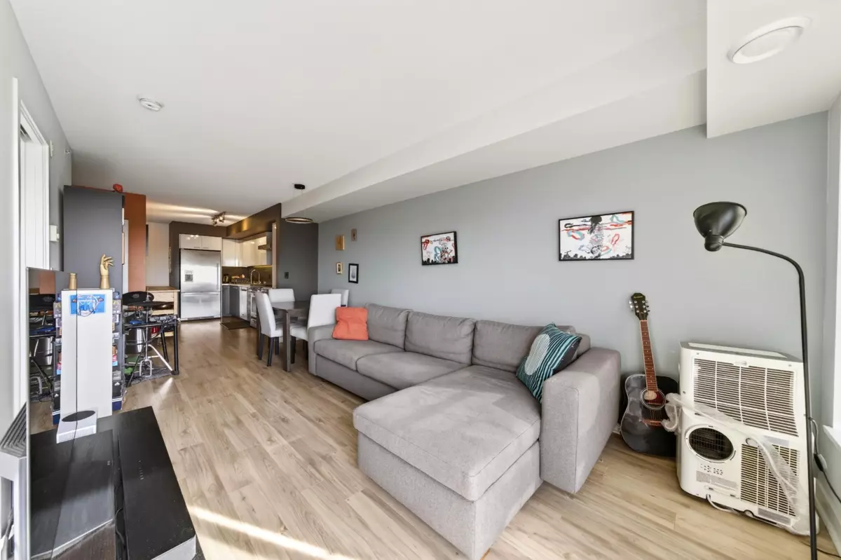 Living Room Photo of 506 2888 E 2nd Avenue, Vancouver, BC