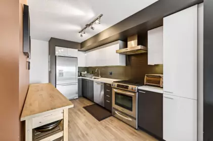 Kitchen Island Photo of 506 2888 E 2nd Avenue, Vancouver, BC