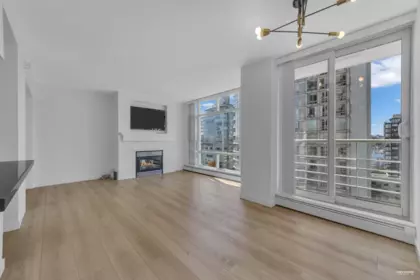 1707 1199 Marinaside Crescent, Vancouver, BC, Vancouver — Apartment/Condo for sale