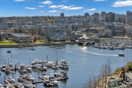 Fitness Center Photo Near 1707 1199 Marinaside Crescent, Vancouver, BC