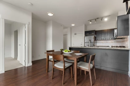 Kitchen Island Photo of 412 33539 Holland Avenue, Abbotsford, BC