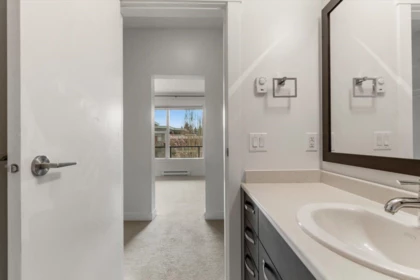 Laundry Room Photo of 412 33539 Holland Avenue, Abbotsford, BC