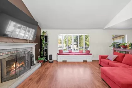 Kitchen Island Photo of 21796 Howison Avenue, Maple Ridge, BC
