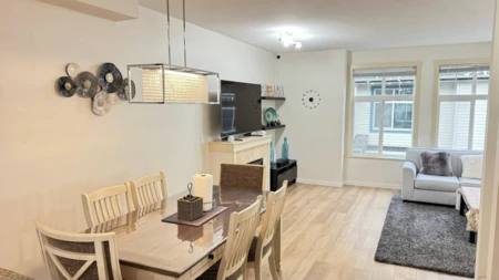 Kitchen Photo of 15 16588 Fraser Highway, Surrey, BC