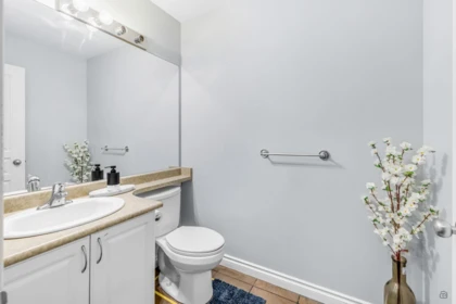 Guest Bathroom Photo of 76 32777 Chilcotin Drive, Abbotsford, BC