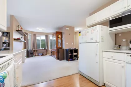 Kitchen Island Photo of 108 9855 Quarry Road, Chilliwack, BC