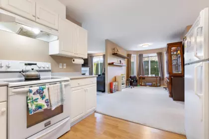 Kitchen Photo of 108 9855 Quarry Road, Chilliwack, BC